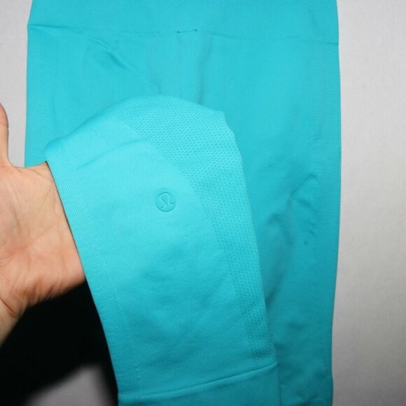 Lululemon Turquoise Leggings Cropped - Picture 4 of 4